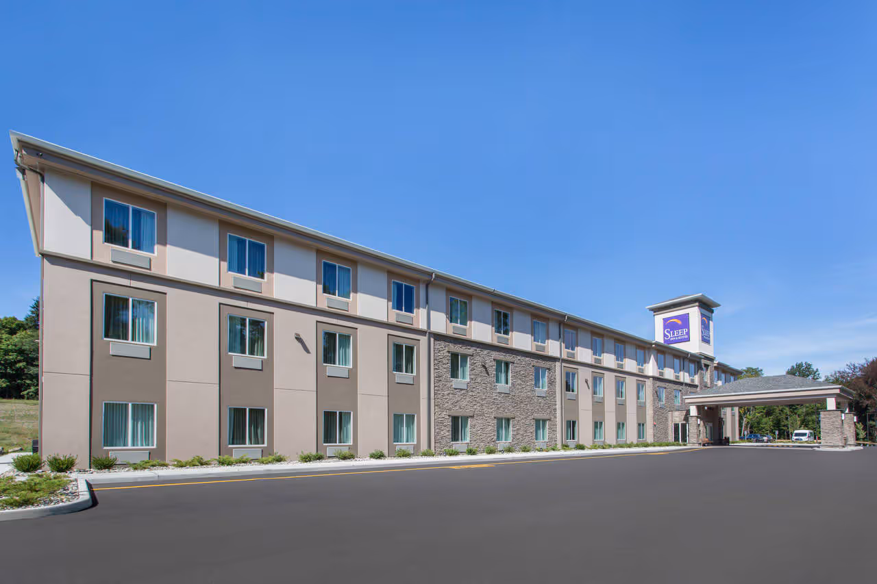 סליעפ אין האטעל  גייט אריבער טראנספארמאציע צו באדינען היימישע געסט